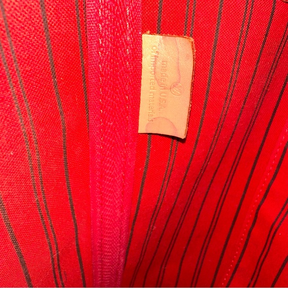 Louis Vuitton Neverfull MM - Picture 9 of 16